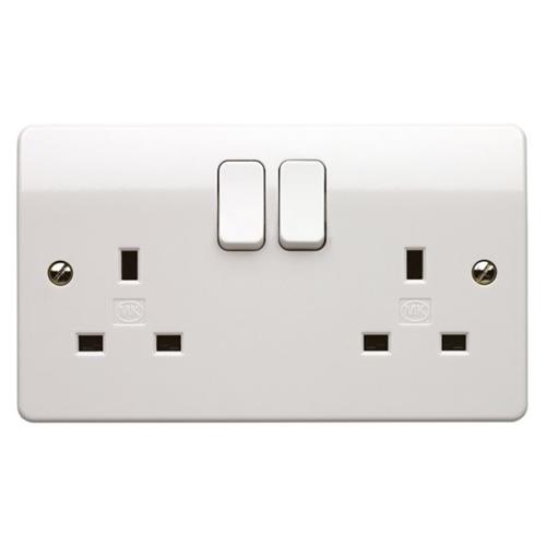 13A TWIN DP.SWITCHED SOCKET LOGIC
